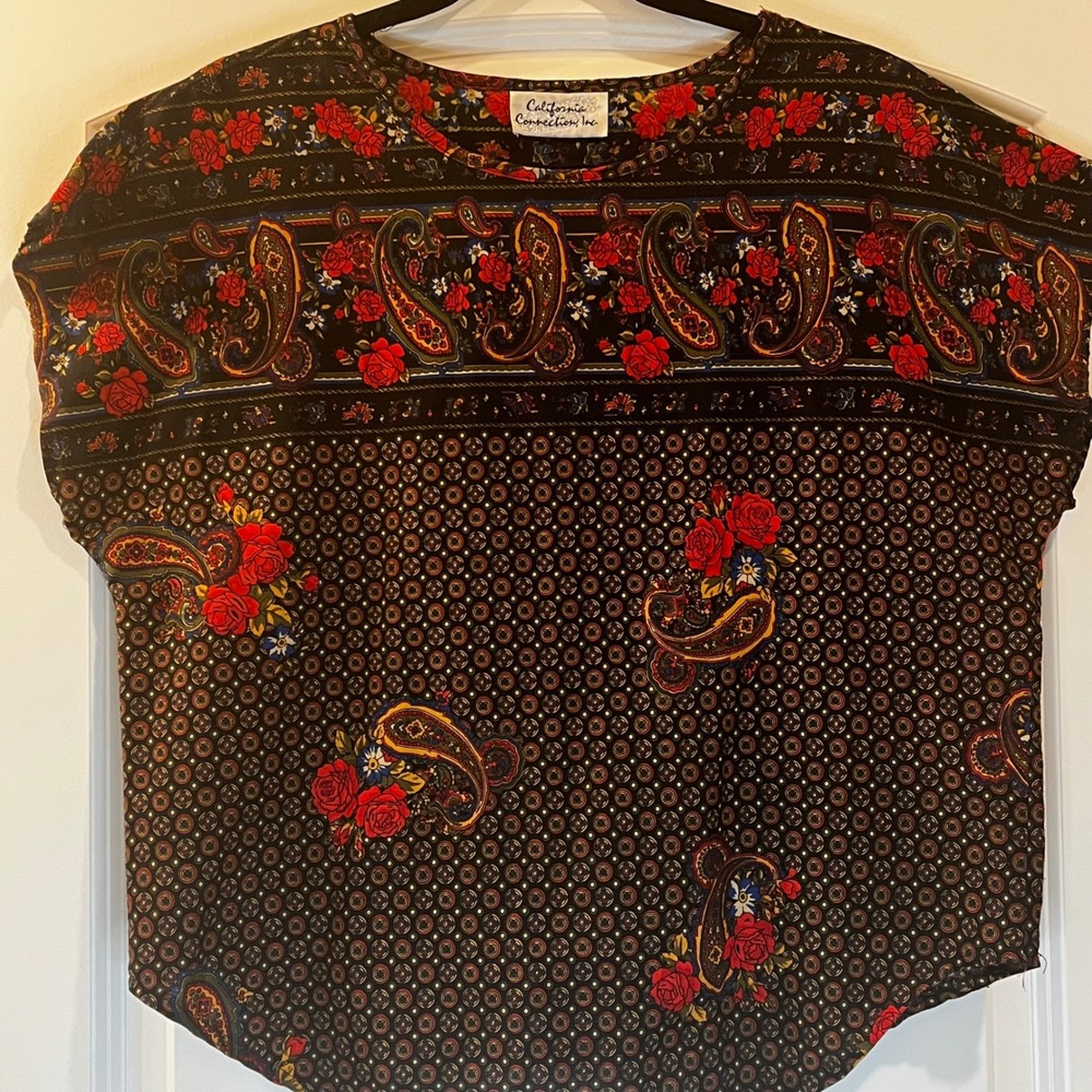 Vintage California Connection Paisley Rose Print Short Sleeve Blouse Black Red